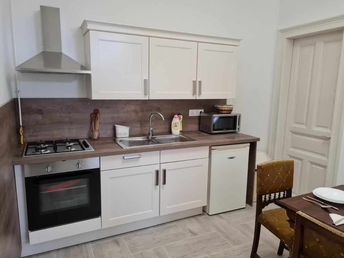 Tulipanvendeghaz Hotel Keszthely Luaran gambar