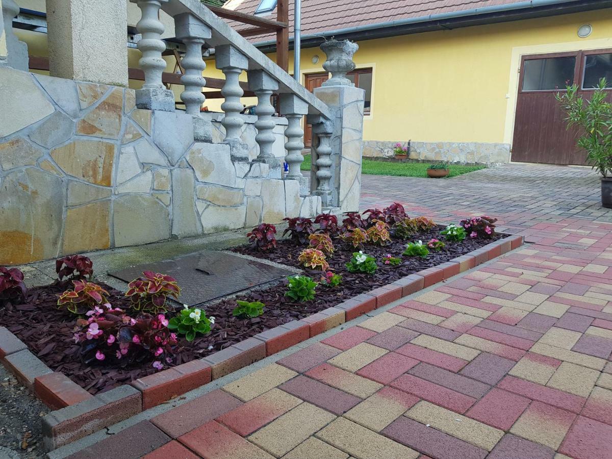 Tulipanvendeghaz Hotel Keszthely Luaran gambar